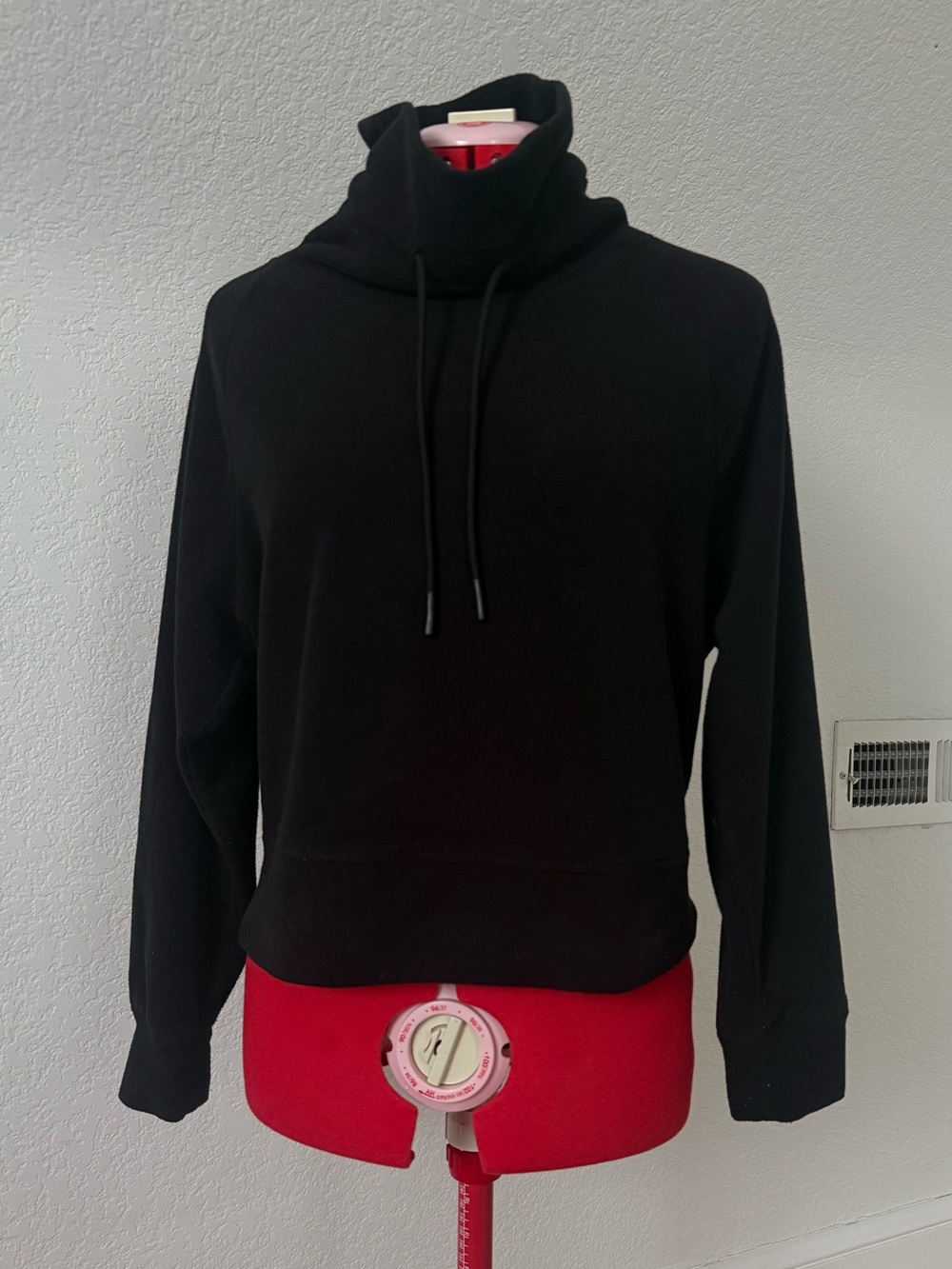 Old Navy Activewear Fleece Cropped Turtleneck Pullover